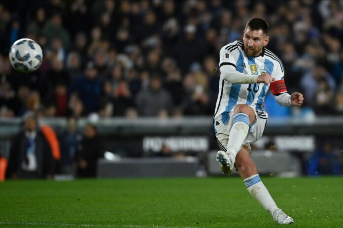 Argentina derrota a Ecuador con un golazo de Messi Argentina derrota a Ecuador con un golazo de Messi