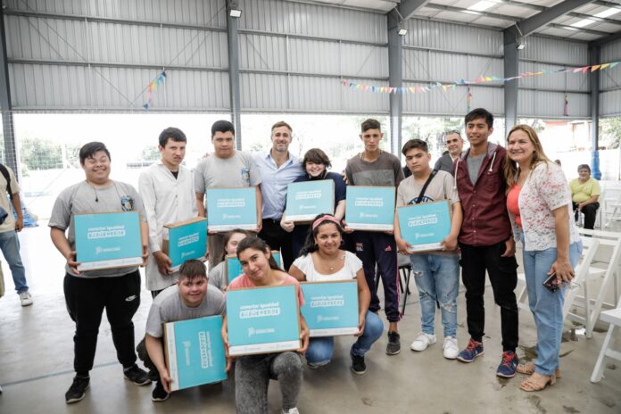 Achával acompañó a los estudiantes de escuelas especiales Achával acompañó a los estudiantes de escuelas especiales