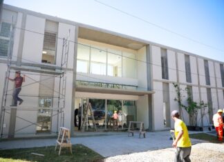 Achával recorrió la obra de la Casa de la Mujer en Monterrey