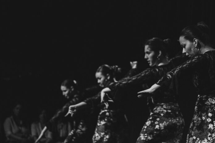 tablao El escenario del Teatro Municipal Ángel Alonso se convertirá este viernes en un auténtico Tablao Flamenco, con una noche para vivir al máximo este género artístico.