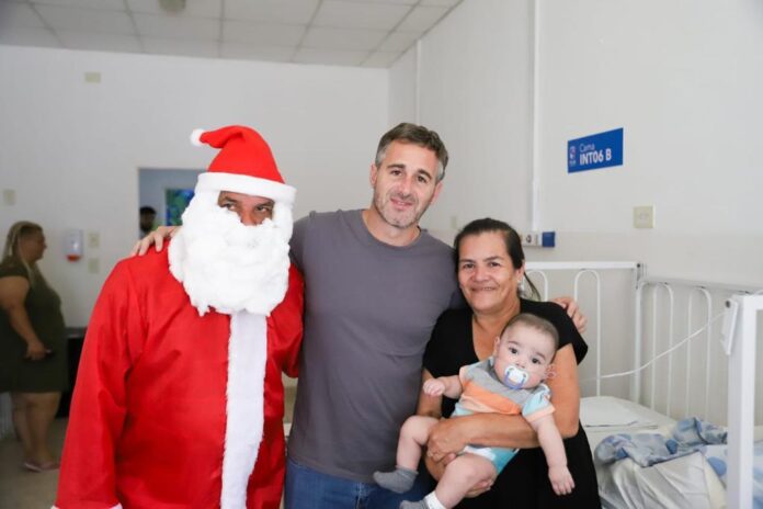.iui Achával acompañó a los chicos del Hospital Falcón y visitó instituciones en vísperas de la Navidad