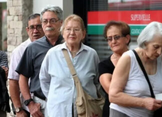 Por debajo de lo anunciado por Caputo y a la espera del bono, las jubilaciones subirán un 27,18% en marzo