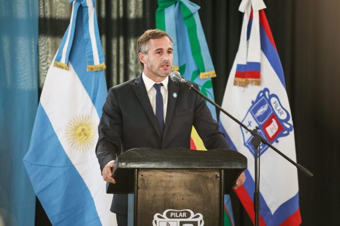 Achával abrió sesiones defendiendo a los vecinos Achával abrió sesiones defendiendo a los vecinos: "No me van a convencer que el ajuste es el único camino"