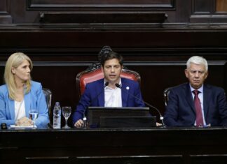 Achával acompañó a Kicillof en la apertura de sesiones de la Provincia