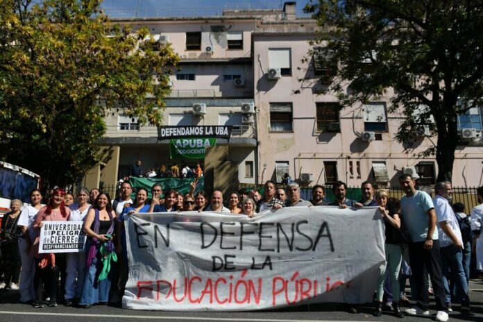 833351-universidadna_0 marcha 23a