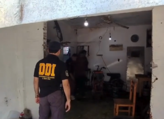 Desbaratan taller mecánico que funcionaba como desarmadero