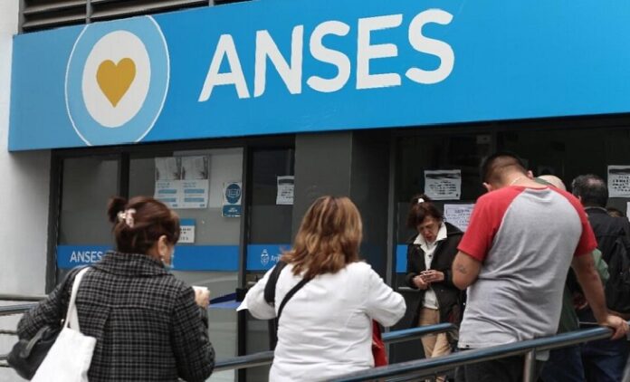 Jubilados: en mayo habrá un nuevo bono