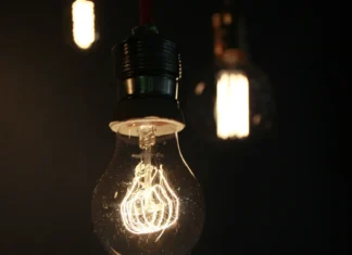 El Gobierno suspende la audiencia pública para discutir aumentos en la tarifa de luz El Gobierno suspende la audiencia pública para discutir aumentos en la tarifa de luz