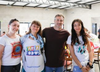 Achával compartió un encuentro con los chicos y chicas de Tarea de Todos Achával compartió un encuentro con los chicos y chicas de Tarea de Todos