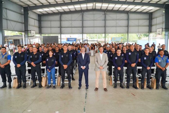Achával acompañó a los nuevos egresados de la Guardia Urbana