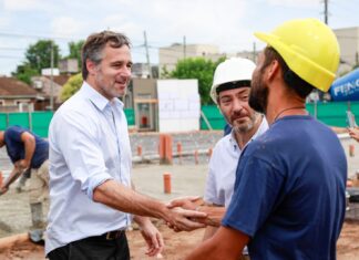 Achával recorrió el avance de obra de la Escuela Nº28 de Villa Morra Achával recorrió el avance de obra de la Escuela Nº28 de Villa Morra