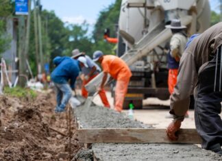 Achával recorrió los nuevos trabajos de asfaltos en Del Viso Achával recorrió los nuevos trabajos de asfaltos en Del Viso