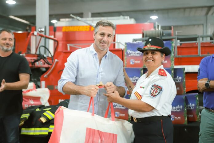 Achával agradeció a los Bomberos Voluntarios por su labor