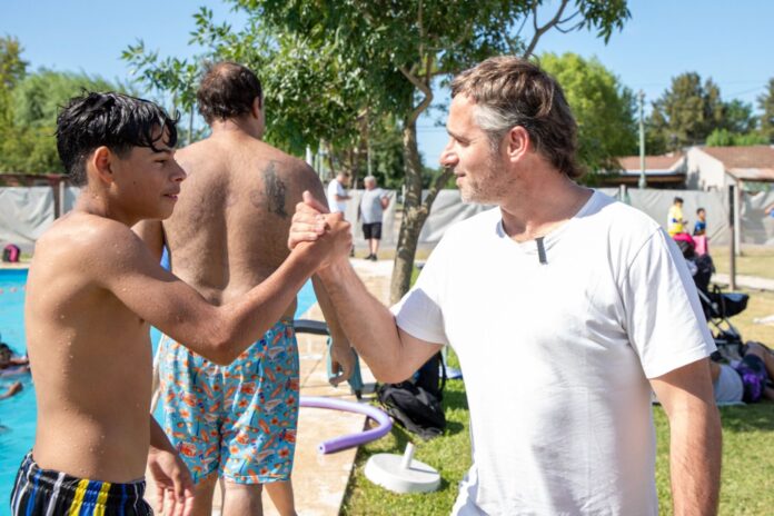 Achával acompañó a las familias que disfrutaron de “Pilar al agua” en los clubes municipales Achával acompañó a las familias que disfrutaron de “Pilar al agua” en los clubes municipales