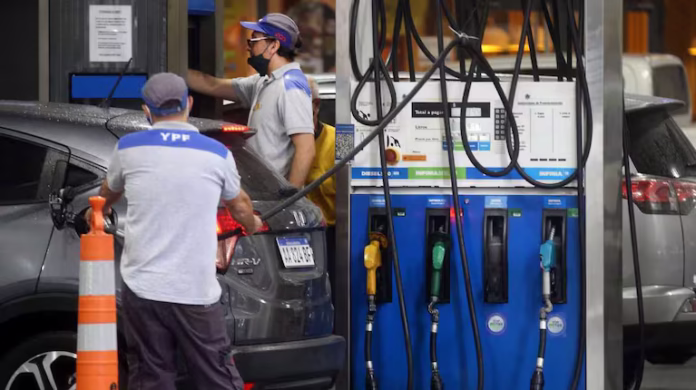 Primera suba de combustibles del año Primera suba de combustibles del año
