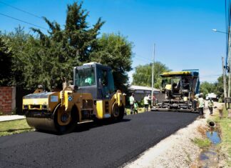 Achával recorrió las nuevas obras de asfalto de San Alejo Achával recorrió las nuevas obras de asfalto de San Alejo