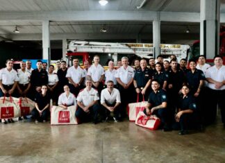 Achával agradeció a los Bomberos Voluntarios por su labor Achával agradeció a los Bomberos Voluntarios por su labor