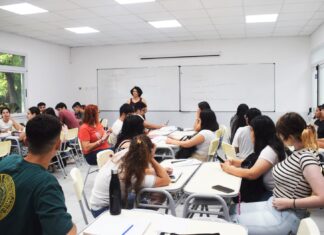 Achával acompañó a los estudiantes en el curso de preingreso de la Universidad Nacional de Pilar Achával acompañó a los estudiantes en el curso de preingreso de la Universidad Nacional de Pilar