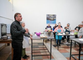 Achával compartió con vecinas los talleres de la Casa de Desarrollo de Salas Achával compartió con vecinas los talleres de la Casa de Desarrollo de Salas