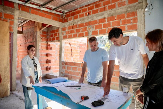 Achával recorrió la obra de ampliación de la Casa de Abrigo Achával recorrió la obra de ampliación de la Casa de Abrigo