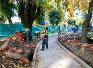 Achával recorrió la obra del nuevo Paseo Villa Rosa Achával recorrió la obra del nuevo Paseo Villa Rosa