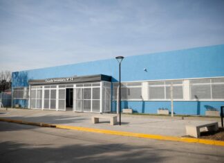 Achával inauguró la Escuela Nº14 junto a Axel Kicillof: «Hoy en Derqui cada escuela tiene edificio propio» Achával inauguró la Escuela Nº14 junto a Axel Kicillof: "Hoy en Derqui cada escuela tiene edificio propio"