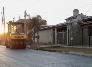 Achával recorrió las nuevas obras de asfaltos de Derqui Achával recorrió las nuevas obras de asfaltos de Derqui
