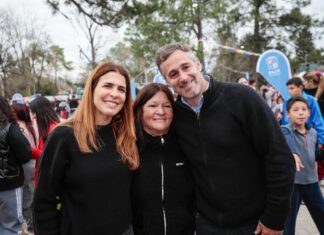 Achával inauguró junto a Soledad Peralta la nueva Plaza Solares del Norte Achával inauguró junto a Soledad Peralta la nueva Plaza Solares del Norte