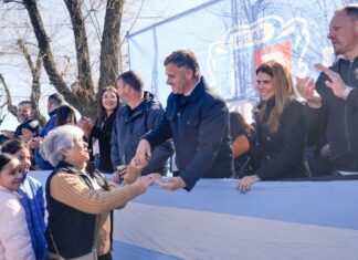 Peralta y Achával acompañaron a los vecinos de Villa Rosa en sus patronales Peralta y Achával acompañaron a los vecinos de Villa Rosa en sus patronales