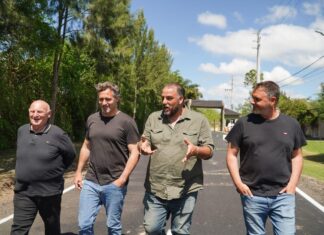 Achával recorrió los nuevos asfaltos de Parque Irizar Achával recorrió los nuevos asfaltos de Parque Irizar