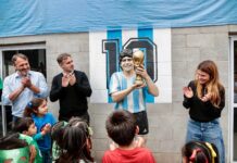 En el aniversario del nacimiento de Maradona, Achával acompañó a las familias del Club Lagomarsino En el aniversario del nacimiento de Maradona, Achával acompañó a las familias del Club Lagomarsino