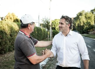 Achával recorrió los nuevos asfaltos de Manzanares Achával recorrió los nuevos asfaltos de Manzanares