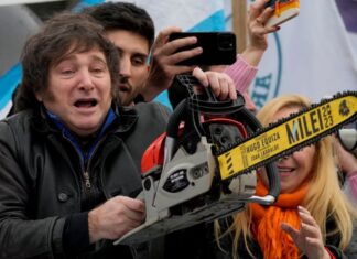 Javier Milei profundiza el ajuste: suspendió las leyes de Emergencia en Pediatría y Financiamiento Universitario Javier Milei profundiza el ajuste: suspendió las leyes de Emergencia en Pediatría y Financiamiento Universitario