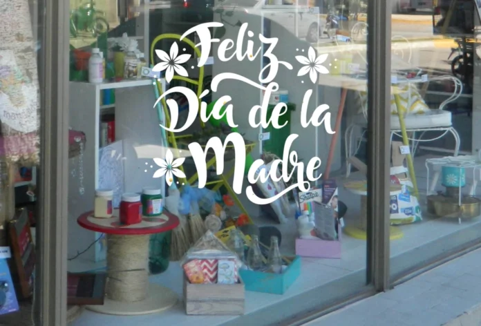 vidriera-dia-de-la-madre Día de la Madre 2025: fuerte caída del consumo y nuevo golpe para los comercios minoristas