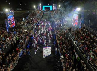 Achával acompañó a los vecinos de Pilar en el segundo día de carnavales Achával acompañó a los vecinos de Pilar en el segundo día de carnavales