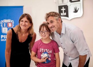 Achával acompañó una nueva entrega del Pase Multimodal para vecinos con discapacidad Achával acompañó una nueva entrega del Pase Multimodal para vecinos con discapacidad