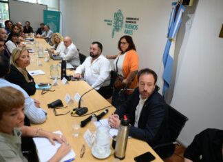 Paritarias en Provincia: el Gobierno ofreció 9% en tres tramos y los docentes aceptaron Paritarias en Provincia: el Gobierno ofreció 9% en tres tramos y los docentes aceptaron