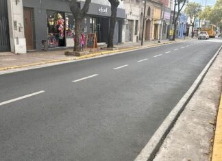 Calle Ituzaingó: el Municipio incorpora nuevas paradas de colectivo y espacios de carga y descarga Calle Ituzaingó: el Municipio incorpora nuevas paradas de colectivo y espacios de carga y descarga