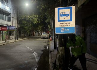 Pilar: ya están instaladas las nuevas paradas de colectivos y espacios de carga y descarga en calle Ituzaingó Pilar: ya están instaladas las nuevas paradas de colectivos y espacios de carga y descarga en calle Ituzaingó
