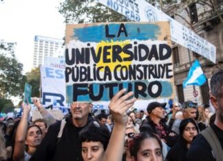 Nueva Marcha Federal Universitaria: docentes y estudiantes reclaman por el financiamiento de las universidades públicas Nueva Marcha Federal Universitaria: docentes y estudiantes reclaman por el financiamiento de las universidades públicas