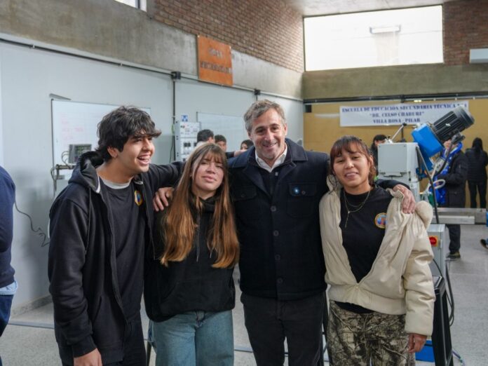 El municipio sigue fortaleciendo la educación técnica en el distrito