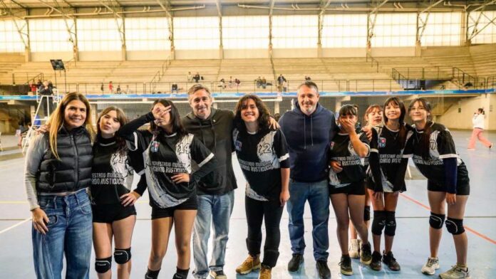 Liga Municipal de Voley 8 (1) La Liga Municipal de Vóley completó una intensa tercera fecha en el Rusticucci