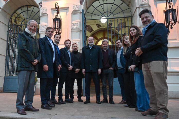 Achával participó de un encuentro con Kicillof junto a intendentes bonaerenses