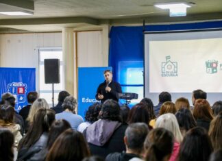 El municipio lanzó la app «En la Escuela» para acompañar la trayectoria de cada estudiante El municipio lanzó la app "En la Escuela" para acompañar la trayectoria de cada estudiante