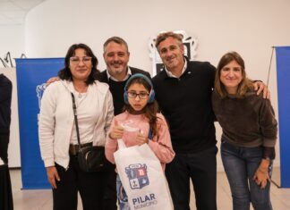 Achával encabezó una nueva entrega de protectores auditivos para familias TEA en Pilar Achával encabezó una nueva entrega de protectores auditivos para familias TEA en Pilar