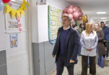 Achával recorrió las obras que transformaron la Primaria N°16 y la Secundaria N°21 de La Lonja Achával recorrió las obras que transformaron la Primaria N°16 y la Secundaria N°21 de La Lonja